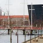 Spacious Canal-view Near Metro In Christianshavn Copenaghen