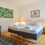 Spacious Canal-view Near Metro In Christianshavn Appartamento *