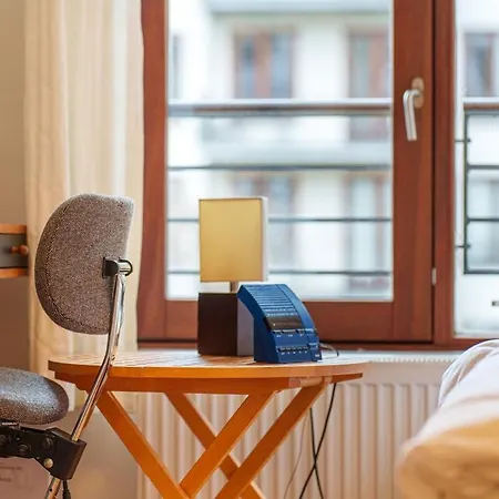 Spacious Canal-view Near Metro In Christianshavn Apartment