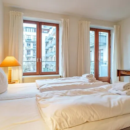 Apartment Spacious Canal-view Near Metro In Christianshavn *