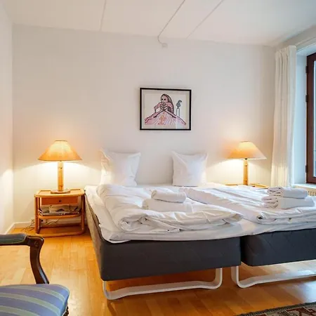 Spacious Canal-view Near Metro In Christianshavn *