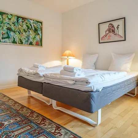 Spacious Canal-view Near Metro In Christianshavn *