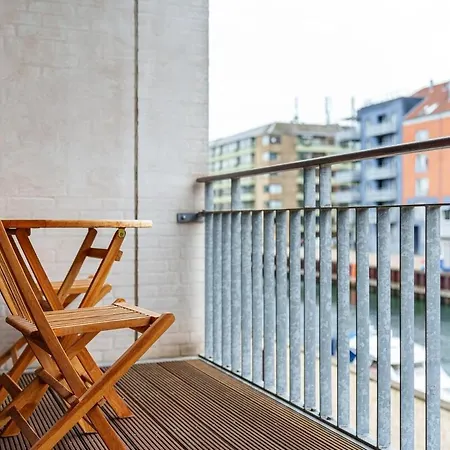 Apartment Spacious Canal-view Near Metro In Christianshavn