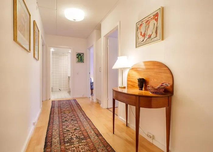 Spacious Canal-view Near Metro In Christianshavn Apartment Copenhagen