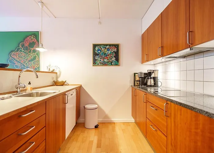 Spacious Canal-view Near Metro In Christianshavn