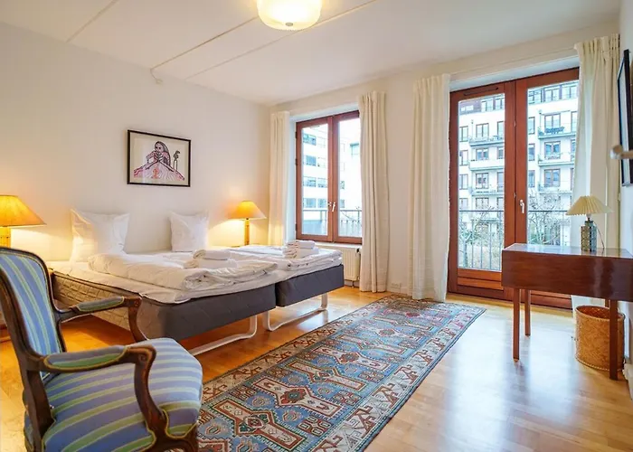 Spacious Canal-view Near Metro In Christianshavn