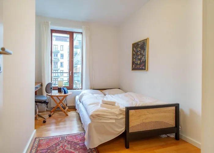 Spacious Canal-view Near Metro In Christianshavn *